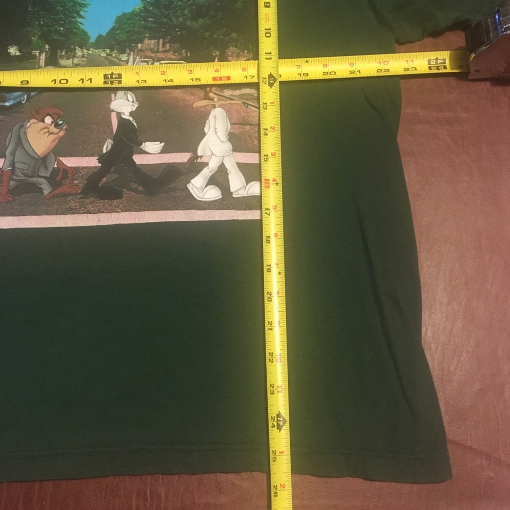 Vtg ‘98 Looney Tunes Abbey Road Beatles Graphic Tee L - Picture 9 of 9